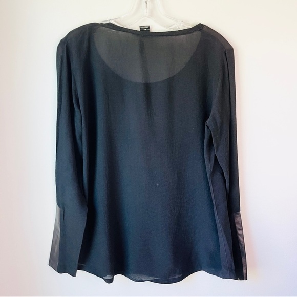 🏷️ 2/$20 Club Monaco Black Silk Blouse with Leather Detail - Picture 3 of 6